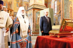 Rusya 14. Yüzyıl Prensi Dmitri Donskoyun Kemiklerini Ukraynadaki Birliklerine Gönderdi