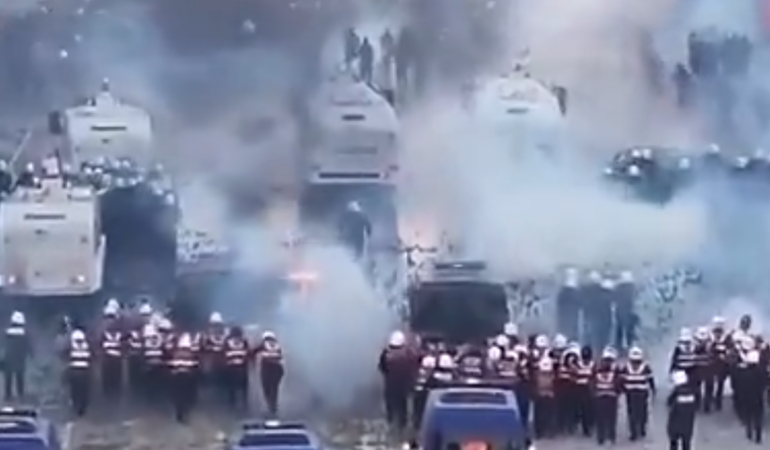 Arnavutluk'ta Rama hükümetine karşı öğrenci protestoları sürerken başbakan diyalog çağrısı yaptı